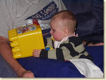 20050314-01 Nieuw speelgoed van Bart